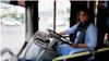 نئی دہلی کی خواتین بس ڈرائیورز؛ 'لوگ کہتے ہیں اس سے نہیں چلے گی، ٹھوک دے گی'