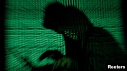 Hình ảnh minh hoạ về tấn công mạng của các hacker. Trang Facebook của VOA Tiếng Việt và 3 đài khác ở Mỹ và châu Âu đã bị tấn công trong cùng một thời gian hồi đầu tuần này.