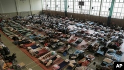 Hàng trăm giường ngủ được bố trí ở thị trấn biên giới Medyka, Ba Lan, vào ngày 1/3/2022 để đón tiếp người tị nạn Ukraine.