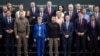 Tổng thống Ukraine Volodymyr Zelenskyy chụp ảnh cùng một số lãnh đạo các nước tham dự Hội nghị Thượng đỉnh Hòa Bình ở Thụy Sĩ.