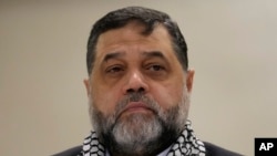 Ông Osama Hamdan, một quan chức của Hamas, nói trong một cuộc họp báo trên truyền hình: “Chúng tôi không thể đồng ý với một thỏa thuận không đảm bảo lệnh ngừng bắn vĩnh viễn, việc rút quân hoàn toàn ra khỏi Dải Gaza và hoàn thành một thỏa thuận trao đổi thực sự nghiêm túc”. 